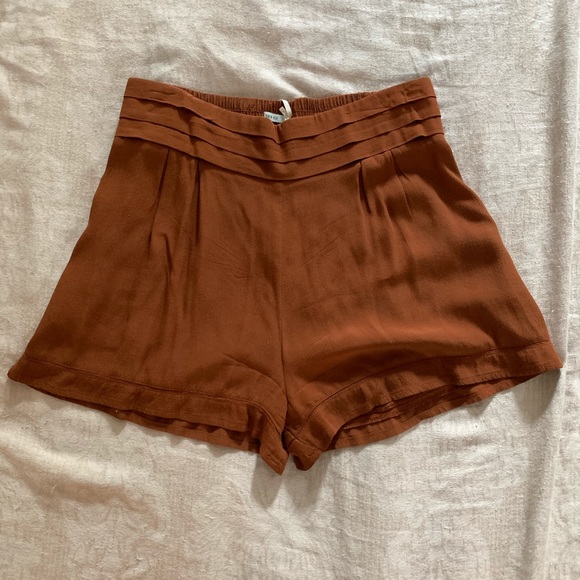 Kimchi Blue Pants - Kimchi Blue Urban Outfitters shorts 🤎